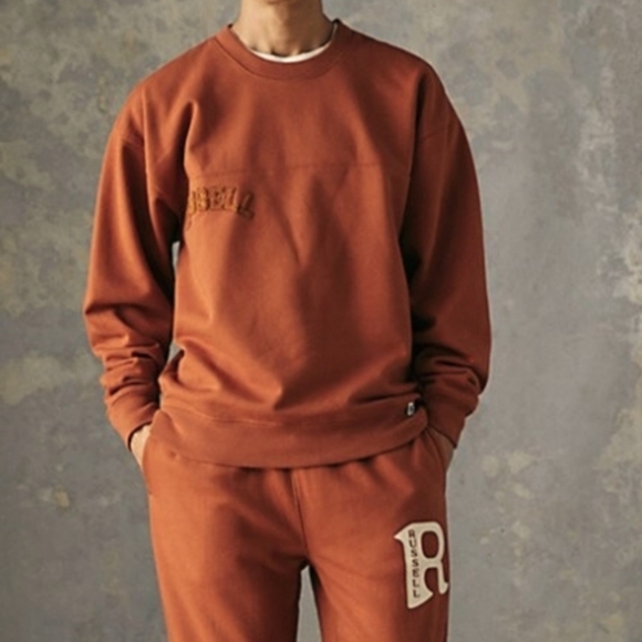 Russell Athletic Relaxed Crewneck Sweatshirt - Picture 2 of 7